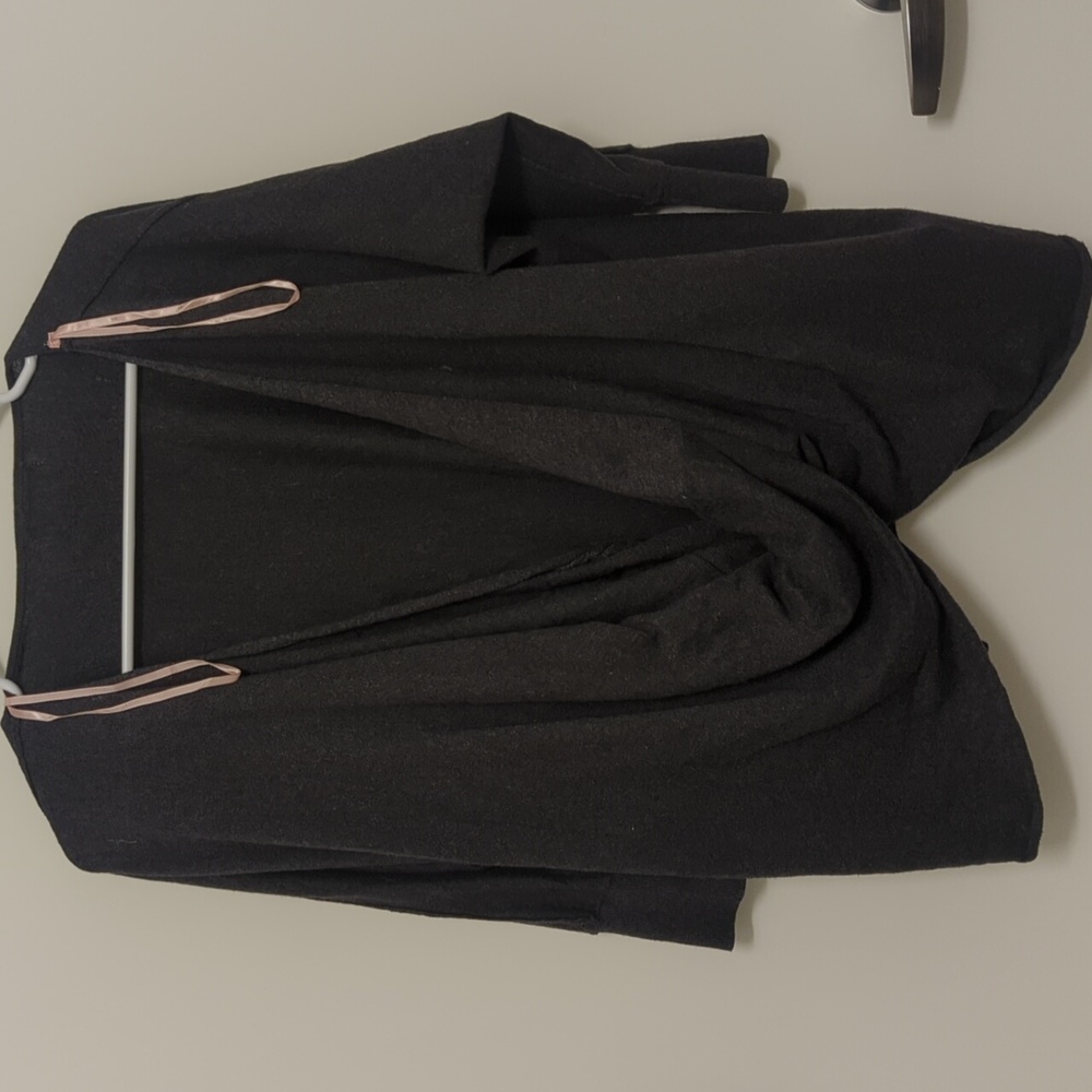 Forever 21 Crossed black sweater tunic with mid length sleeves